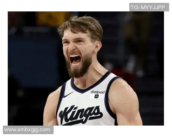 小萨博尼斯篮下霸气转身腾空暴扣凯斯勒震撼全场点燃比赛激情热潮